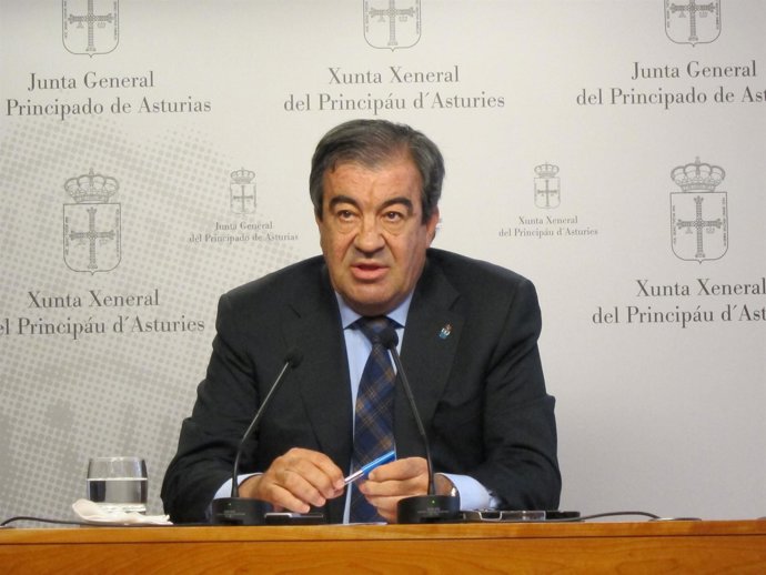 Álvarez-Cascos En Rueda De Prensa