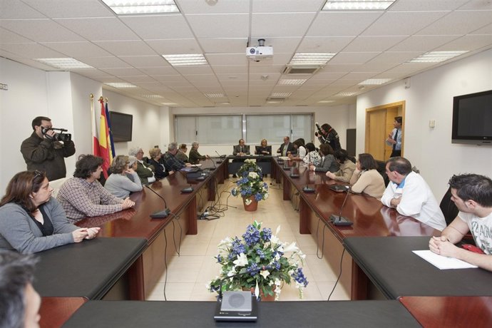 El Presidente De Cantabria Recibe A Los Afectados Por Las Preferentes