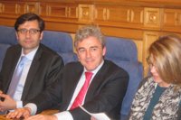 Arranca el pleno de las Cortes sin incidentes y con la presencia de todos los diputados, excepto José Molina