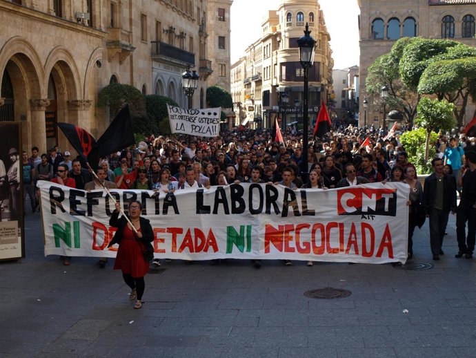 Manifestantes De CNT En La Plaza De Los Bandos