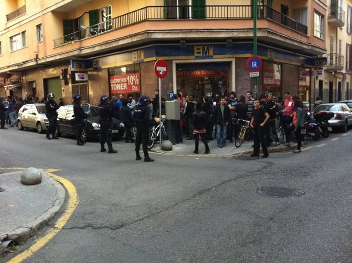 Concentración En Solidaridad Con Los Detenidos En Palma