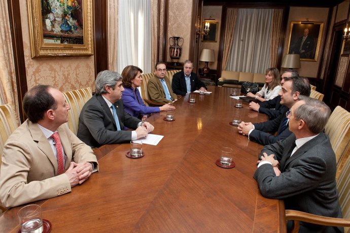 Reunión Entre Barcinay Los Representantes De Colegios De Ingenierías.