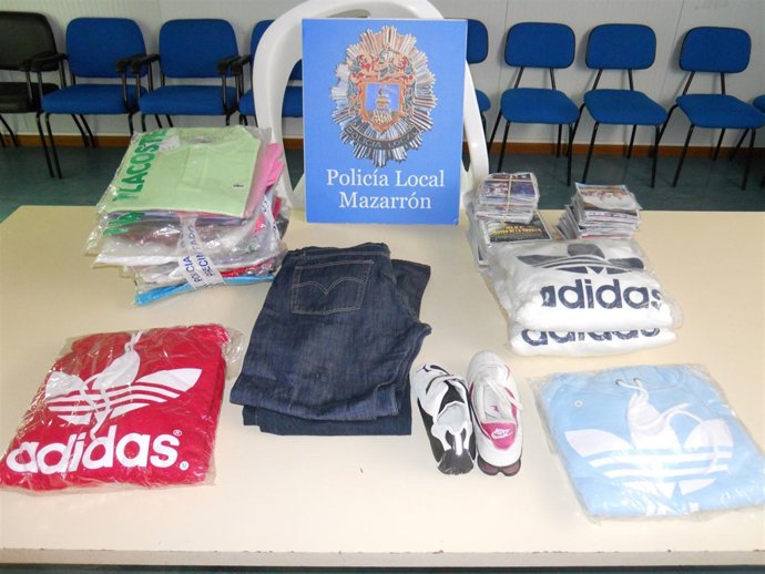 Cinco Detenidos Por Un Presunto Robo En Un Comercio De Mazarrón