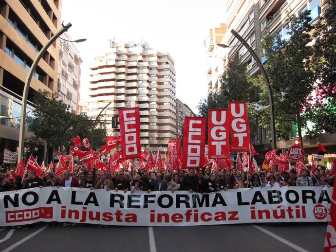 Manifestación En Murcia Contra La Reforma Laboral
