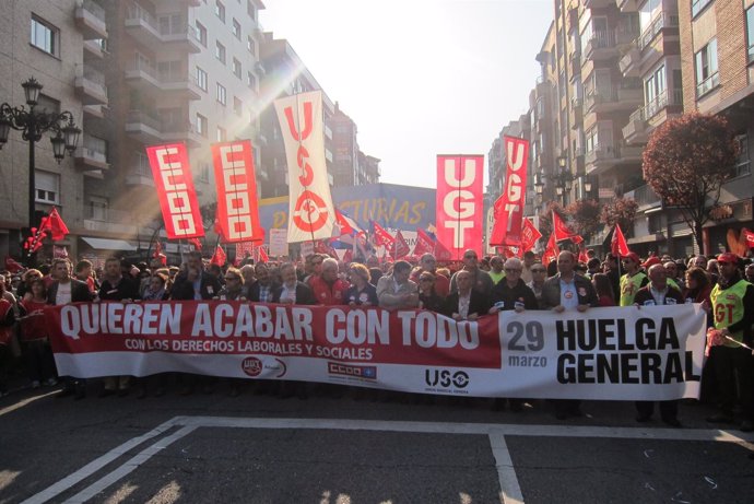 Manifestación Sindicatos 29M Oviedo