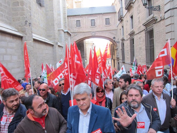 Gil Y Pedrosa En La Manifestación De La Huelga General