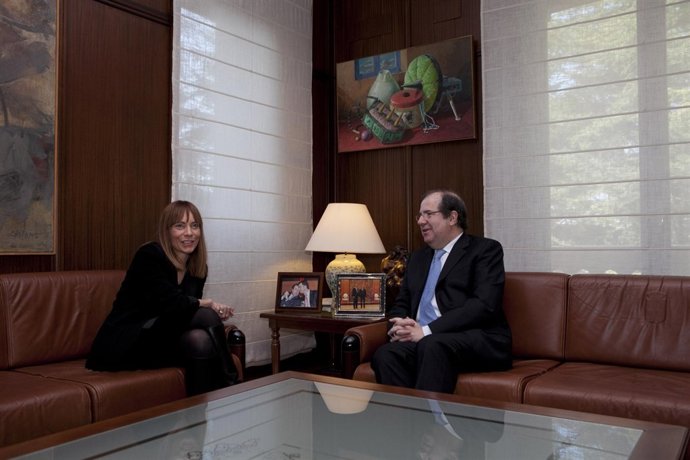 Herrera Se Reúne Co Nla Presidenta De Microsoft España, María Garaña.