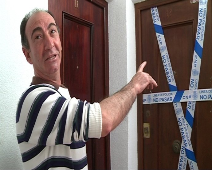 Antonio, De Aldaia, Enseña La Puerta Del Joven Que Ocultó El Cadáver De Su Madre