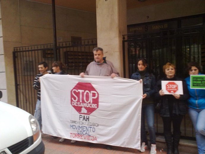 iudadanos piden la paralización de un desahucio en Torrevieja