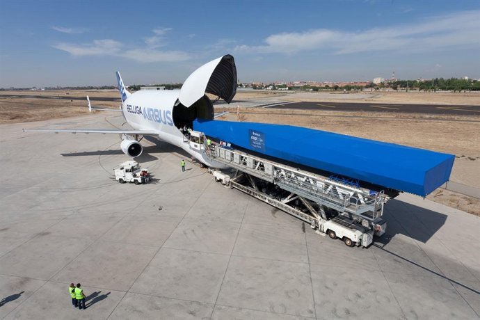 Pieza Del A350/Pablo Cabellos Del Sol