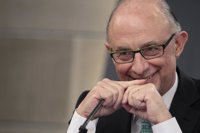 El Gobierno avisa a las CCAA de que no ayudará "a quien no cumpla sus deberes" con el déficit