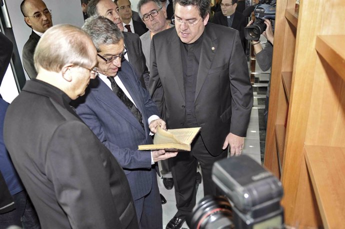 El Presidente De Unicaja, Braulio Medel, En La Inauguración Del Archivo Diocesan