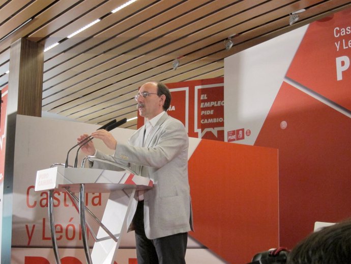 El secretario general del PSOE de Valladolid, Mario Bedera