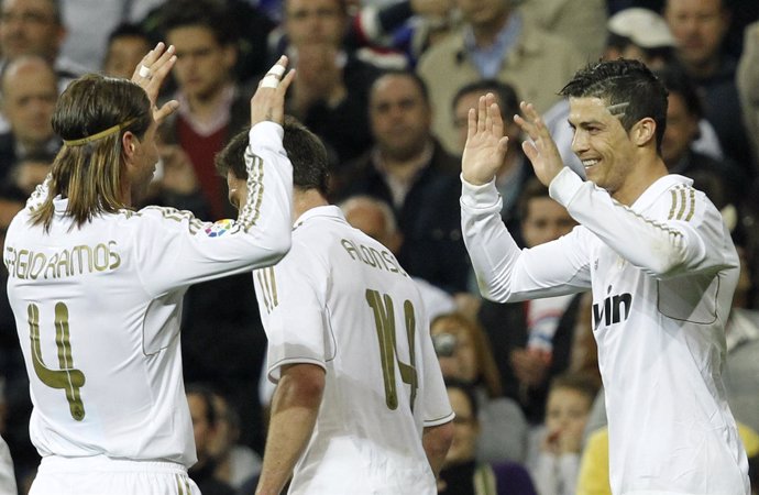El Real Madrid Festeja El Primero De Los Goles