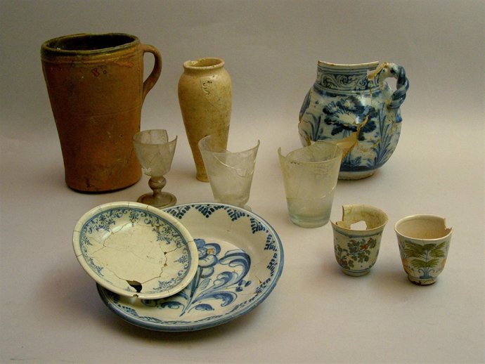 Elementos Arqueológicos Del Palacio De Los Serrano