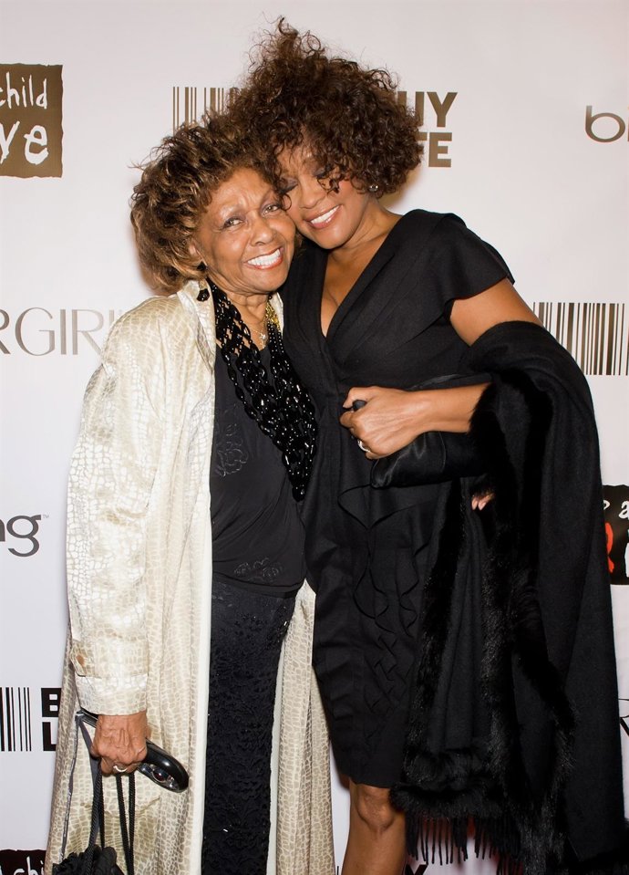 Whitney Houston Y Su Madre, Cissy.