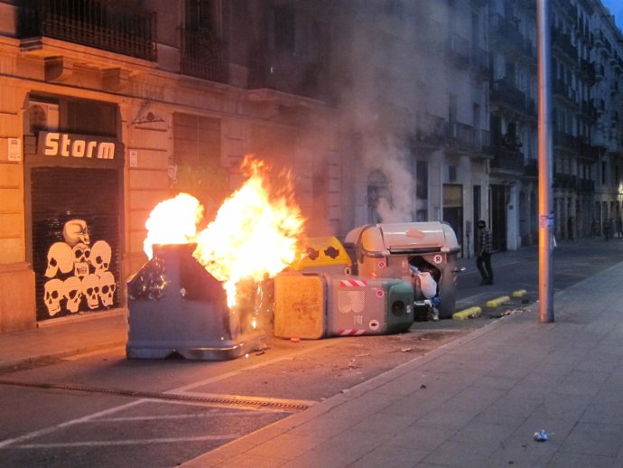Disturbios En Barcelona Durante La Huelga General De Marzo De 2009