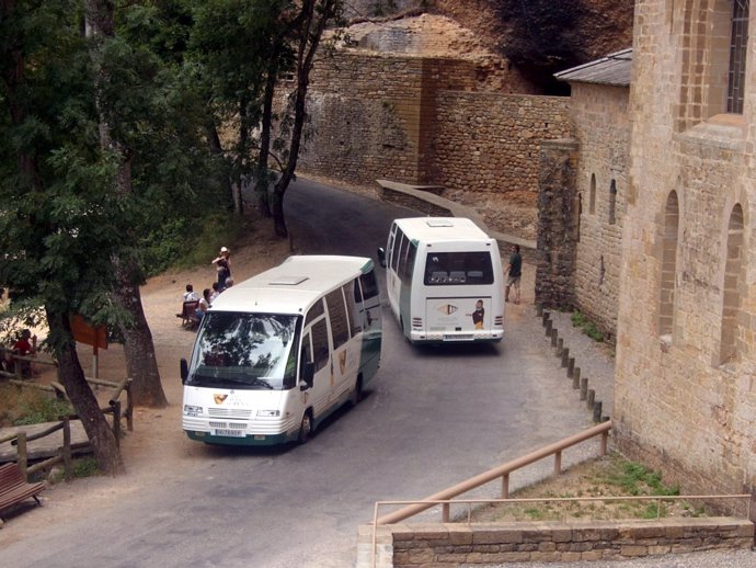 Autobuses Hacia Los Monasterios De San Juan De La Peña