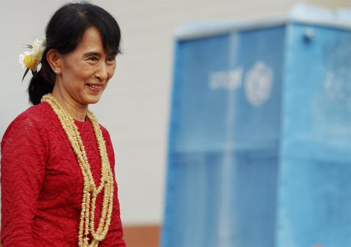 Aung San Suu Kyi, Activista Y Premio Nobel De La Paz
