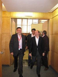 Rubalcaba destaca el "deterioro de la credibilidad" del PP tras 100 días de gobierno de Rajoy