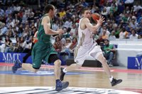Baloncesto/Liga Endesa.-(Crónica) Barcelona y Real Madrid mantiene el pulso con sendas victorias y el Gescrap se resarce