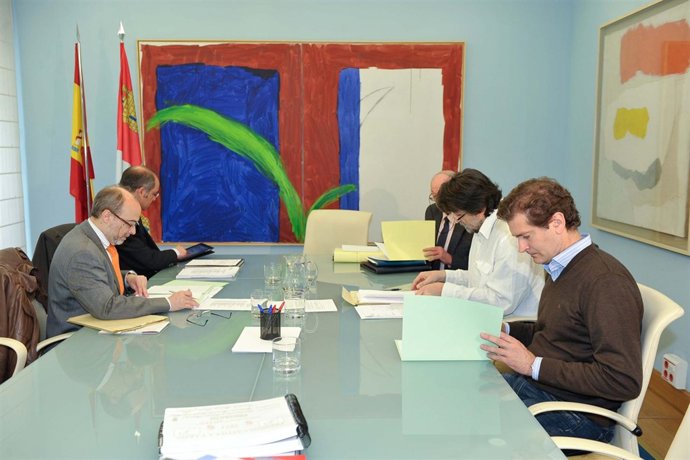 Reunion Del Jurado Del Premio De Castilla Y Leon De Las Artes. Graficos