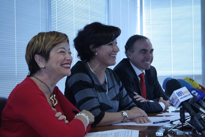 Mª De La Salud Gil, Inés Rojas Y Jerónimo Fregel