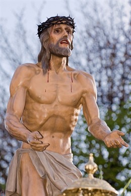 E Paso Del 'Santo Cristo Del Perdón', De Ángel Estrada.