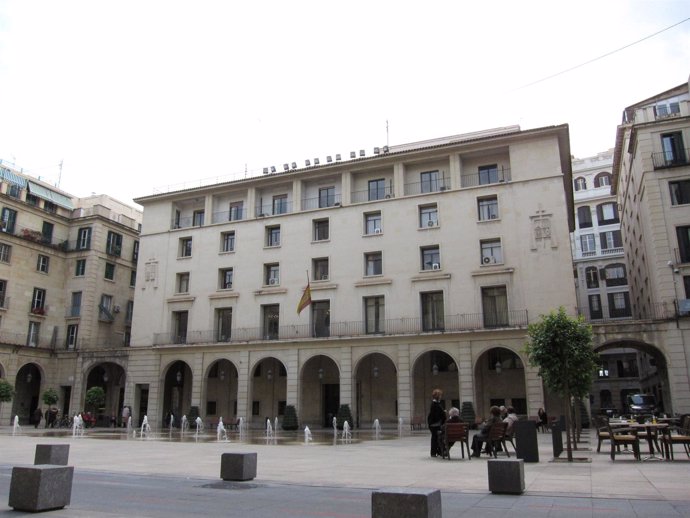 Fachada de la Audiencia Provincial de Alicante