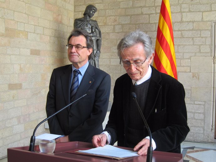 A.Mas Y X.Rubert De Ventós, En La Entrega Del Premi Internacional Catalunya
