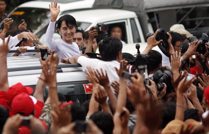 Aung San Suu Kyi, Líder De La Liga Nacional Para La Democracia