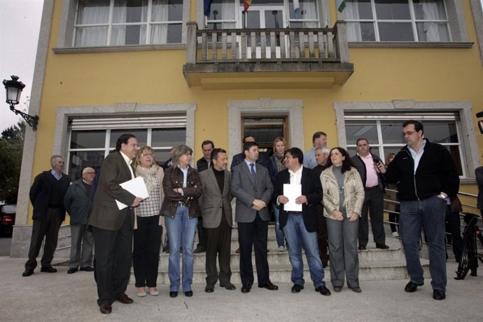Concentración En Monfero Por El Incendio En Las Fragas Do Eume