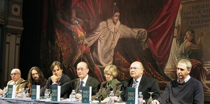 El Alcalde De Málaga Presenta La Programación Del 25 Aniversario Del Cervantes