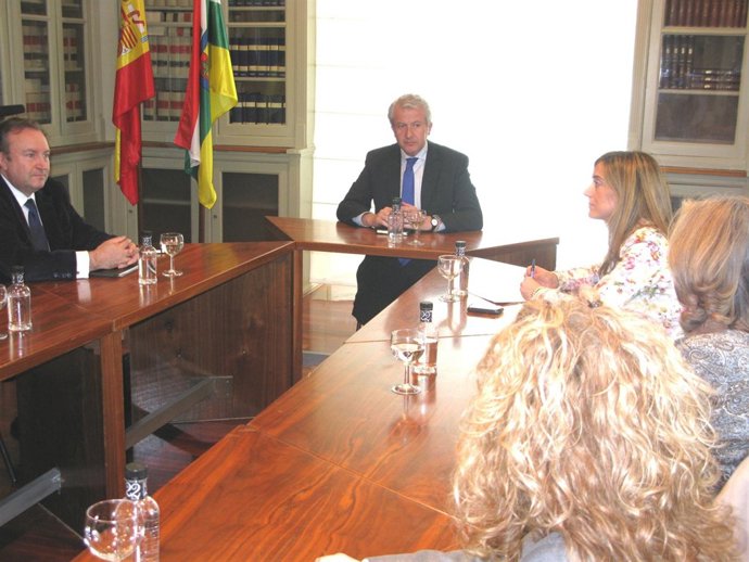 El Consejero De Justicia Reunido Con Unión Progresista Secretarios Judiciales