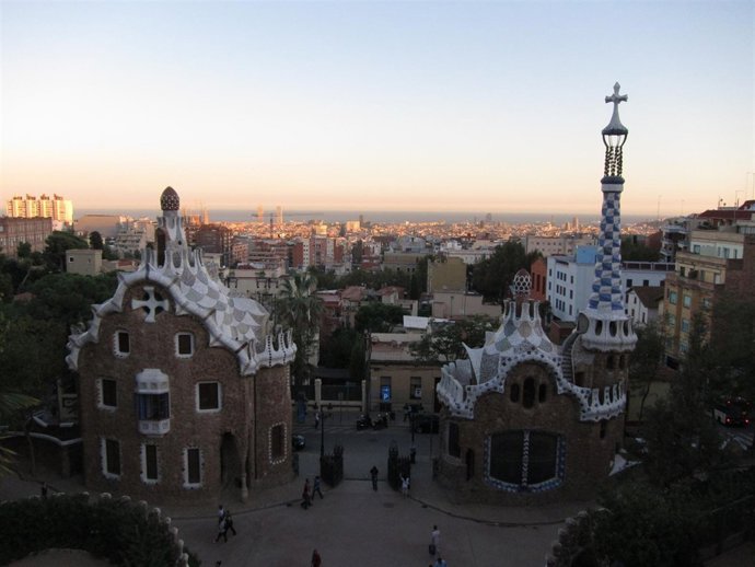 Parque Güell Con Barcelona