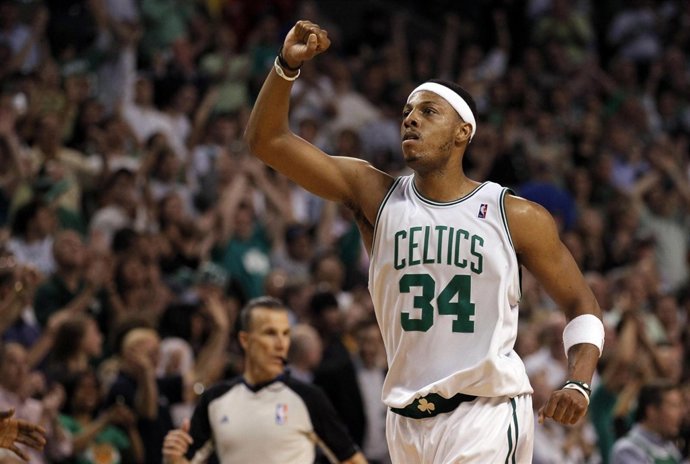 Pierce Celebra El Triunfo