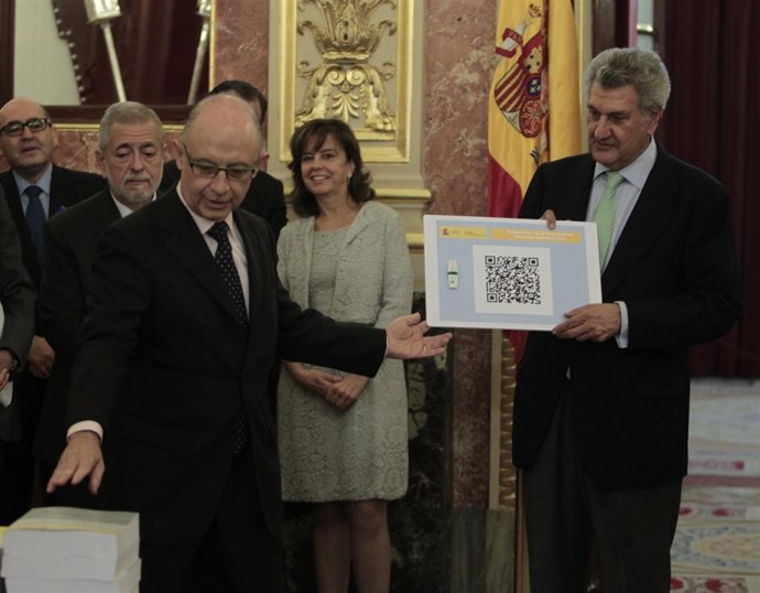 Cristóbal Montoro Entrega Los Presupuestos A Posada