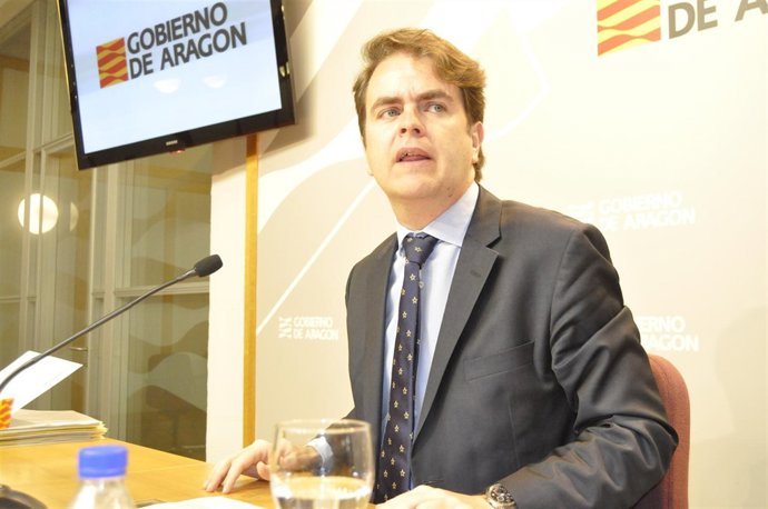 El Consejero De Presidencia Del Gobierno De Aragón, Roberto Bermúdez De Castro.