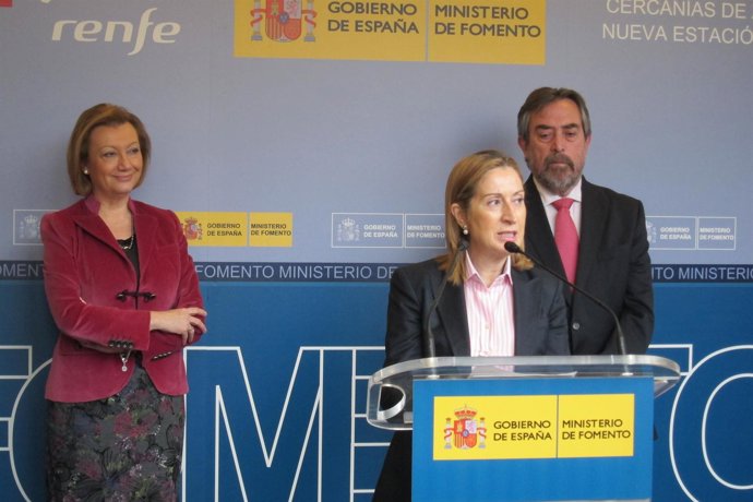 Ana Pastor, Ministra De Fomento, Con Luisa Fernanda Rudi Y Juan Alberto Belloch