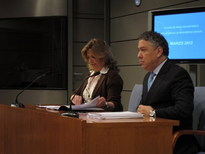 Tomás Burgos Y Engracia Hidalgo Presentan Datos Paro Marzo