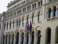 El Principado aprecia "cierta estabilización" en una situación todavía "muy alarmante"