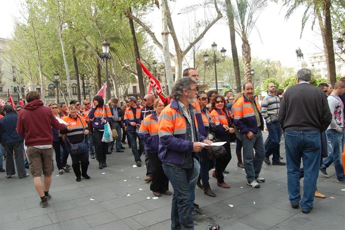 Empleados De Lipasam Durante La Huelga General.