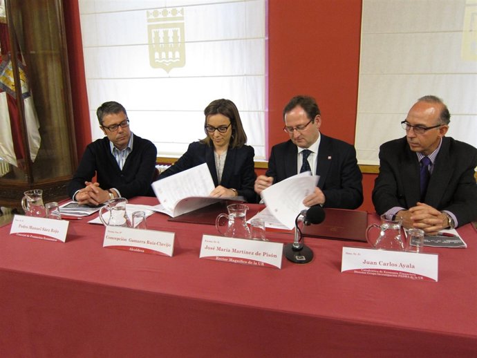 Gamarra Y Pisón Firman El Convenio En Presencia De Sáez Rojo Y Ayala