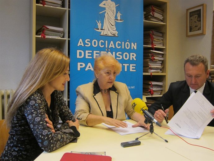 Carmen Flores, En El Centro