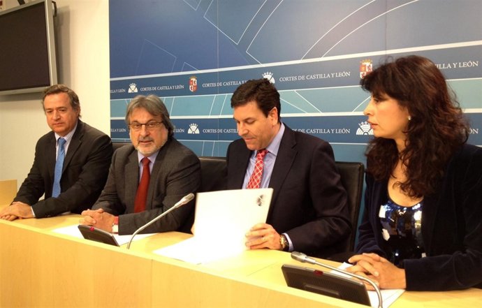 Representantes De Los Tres Grupos Parlamentarios