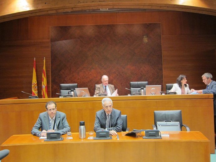 Comparecencia Del Consejero De Agricultura, Modesto Lobón, En Las Cortes. 