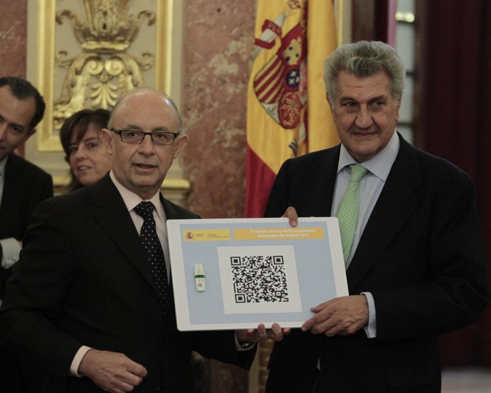 Montoro Entrega Los Presupuestos Al Congreso