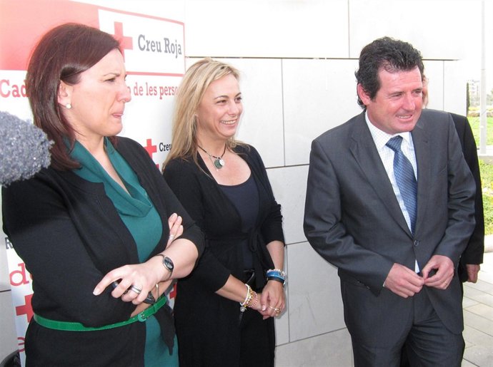 María José Catalá, Junto A Sonia Castedo Y José Císcar 