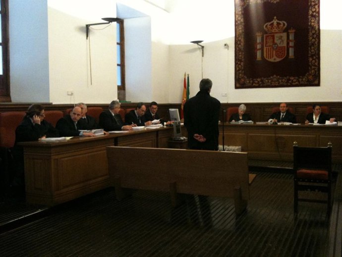 Juicio Al Agente De Viajes Acusado De Estafa El 12 De Marzo De 2012 En Granada