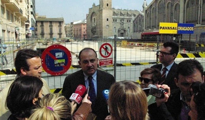 Calabuig En Las Obras De La Línea 2 Del Metro